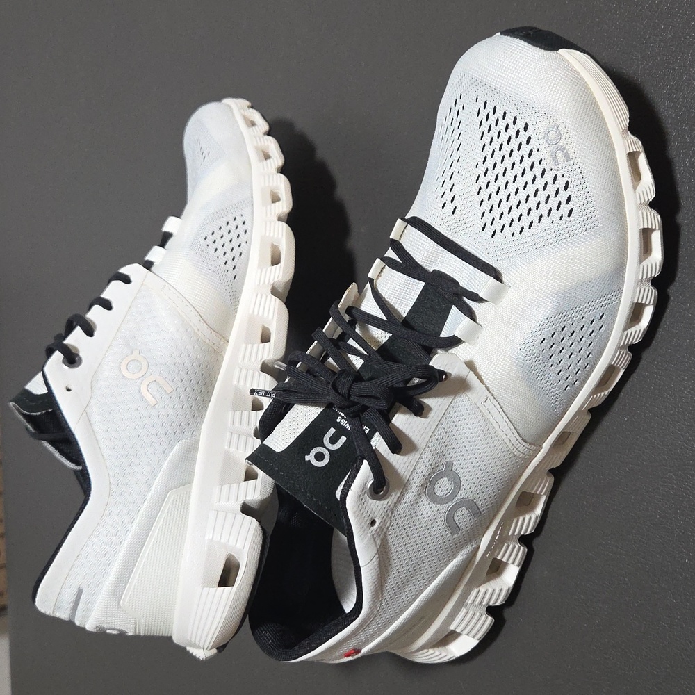 On Cloud X Running Shoes